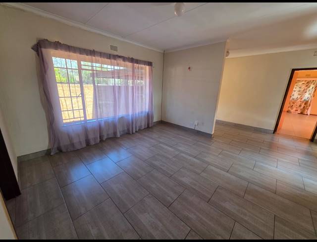 4 BEDROOM HOUSE TO LET IN VAALPARK